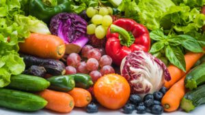 comprar fruta y verdura online - frutas y verduras unas sobre otras